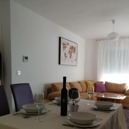Daire Apartman Iva & Lara *